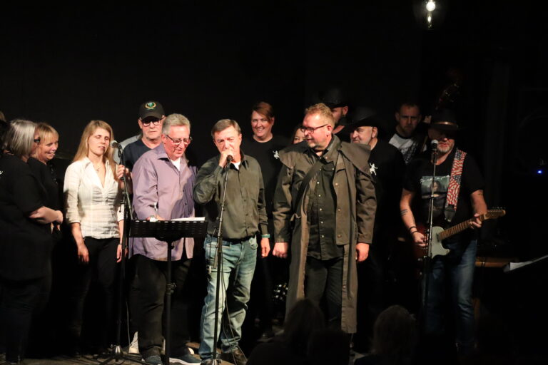 Totalt elleve musikere var på scenen, da The Last Dance hadde konsert for siste gang.
