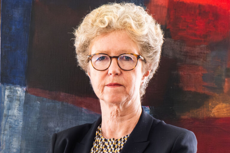 Konsernsjef Hilde Merete Aasheim måtte se Hydro legge frem et stort fall i driftsresultatet for tredje kvartal i 2023