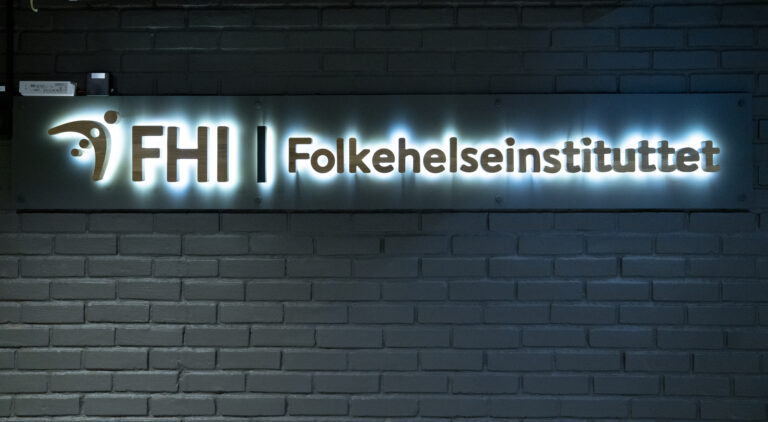 FHI ber sykehusene og kommunene være forberedt på at innleggelser med influensa, korona og andre luftveisinfeksjoner vil øke utover høsten og vinteren.