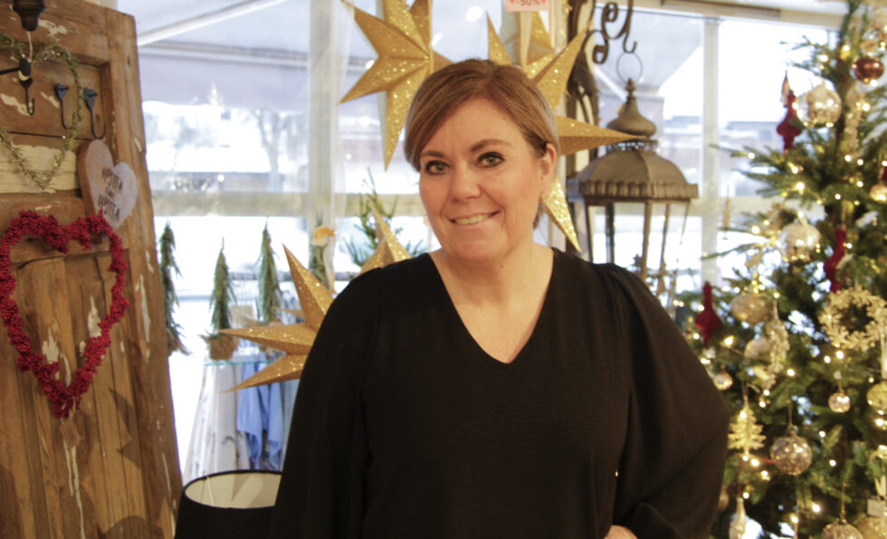 Line Billerud starter alltid julepyntingen tidlig, både hjemme og i butikken Bygdas hjerte.
