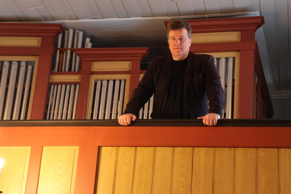 Lars Alexander Menonides er kantor i Eidskog, og dirigent for Eidskog Vocalis.