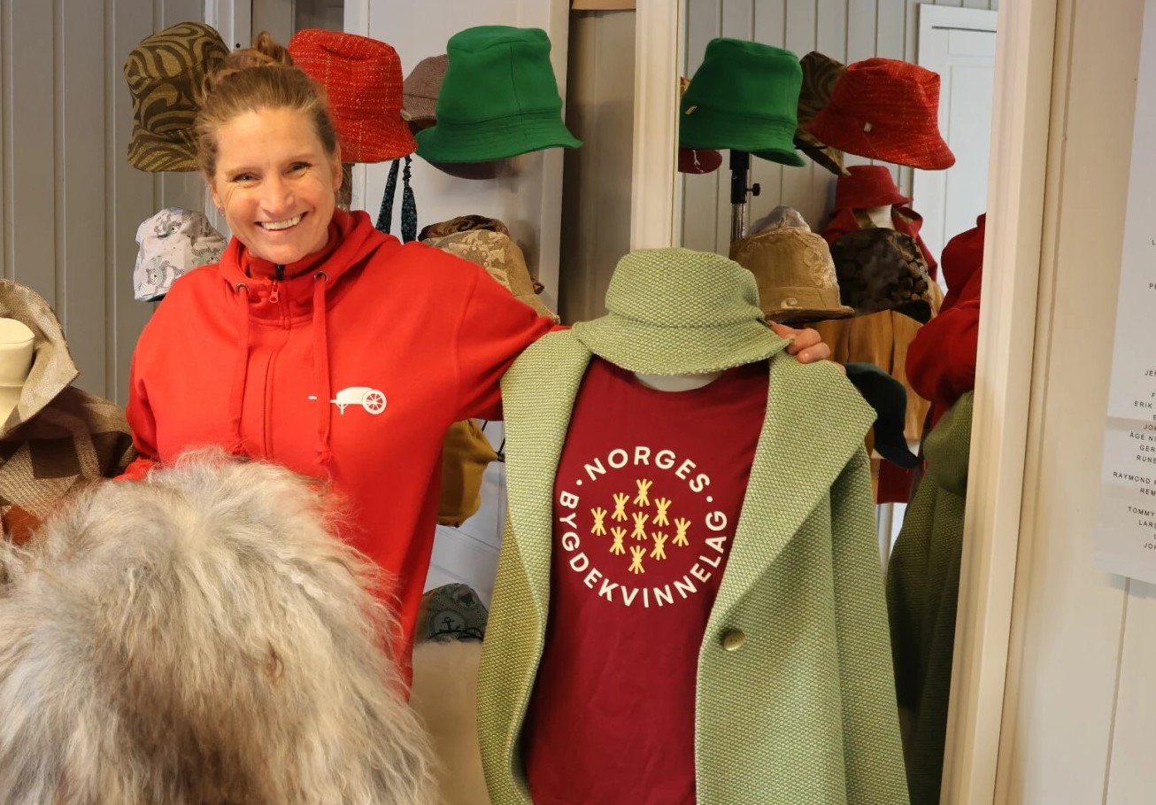 Veslemøy Tveter Alm åpner Ingelsrud gård for julehandel.