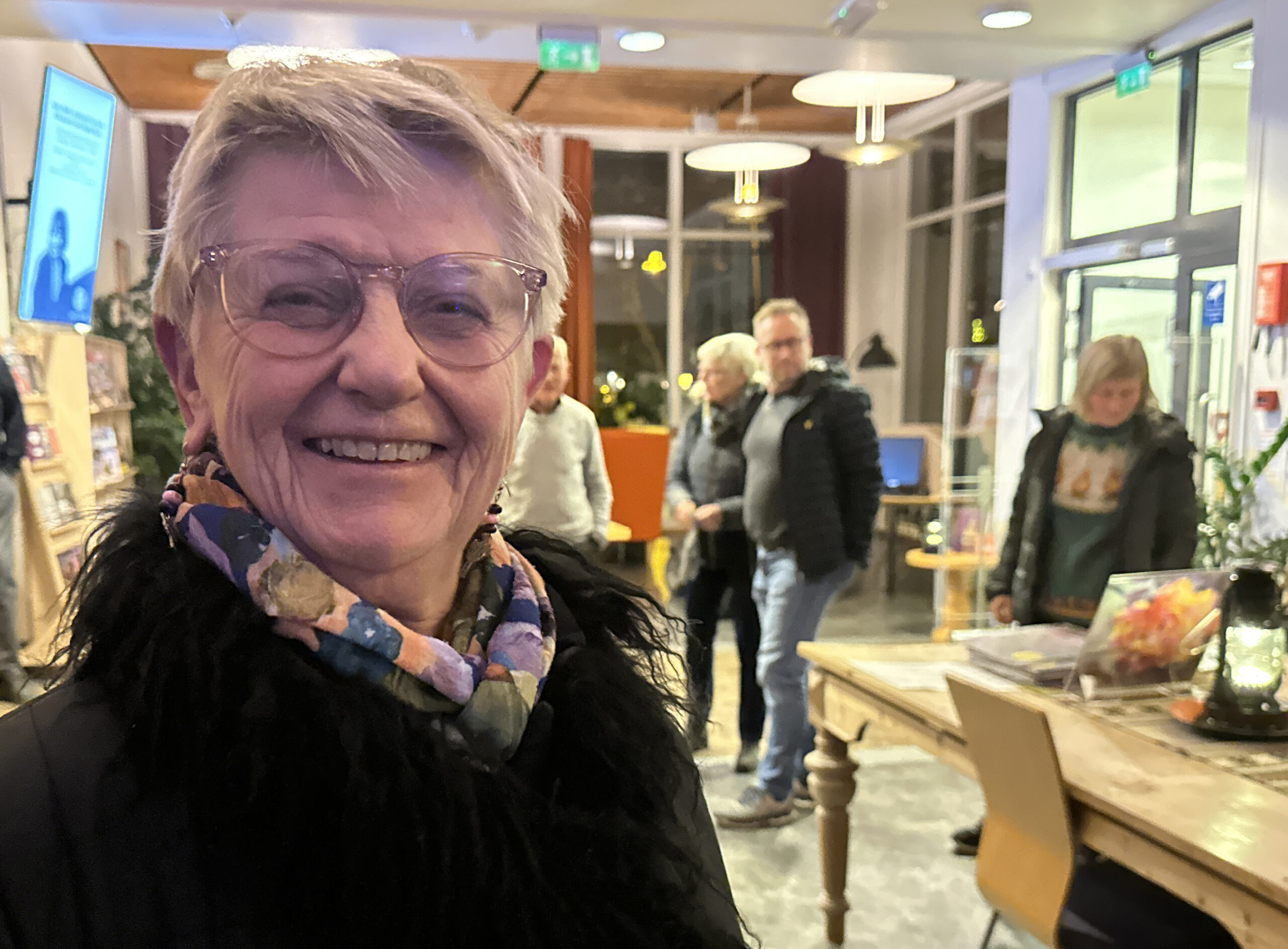Emma Arnesen storkoste seg med både tekster og den småironiske humoren til Ingrid Olava.