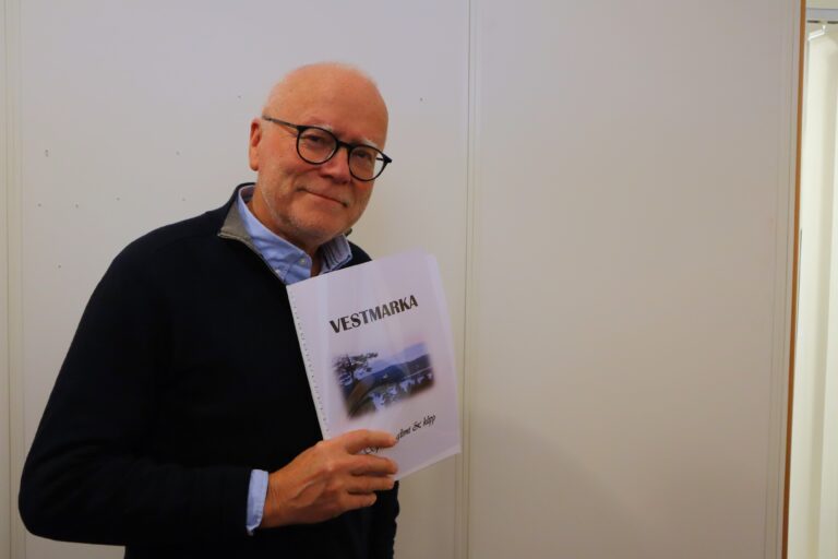 Sverre Eier viser frem hans nyeste prosjekt.