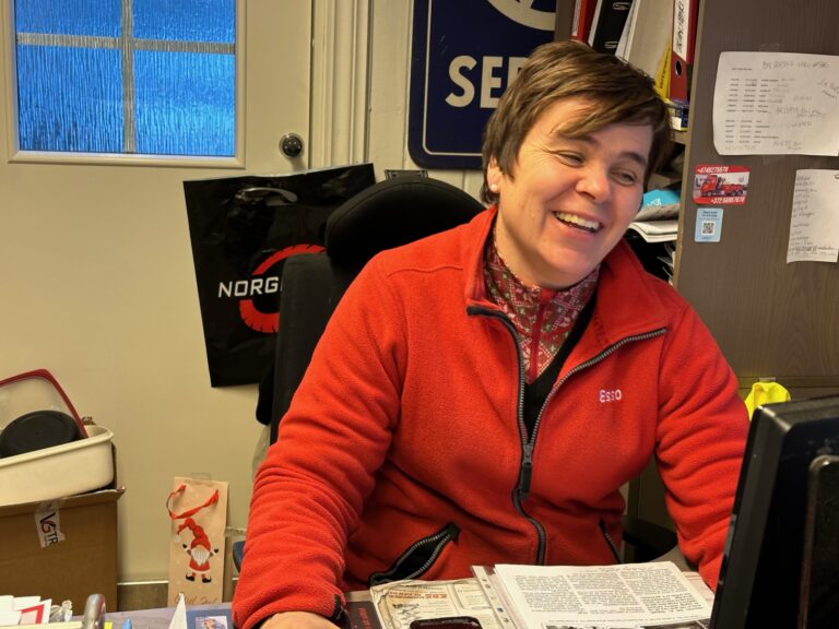 Karianne Hauga er fjerde generasjon som driver Repseth Auto på Skotterud.