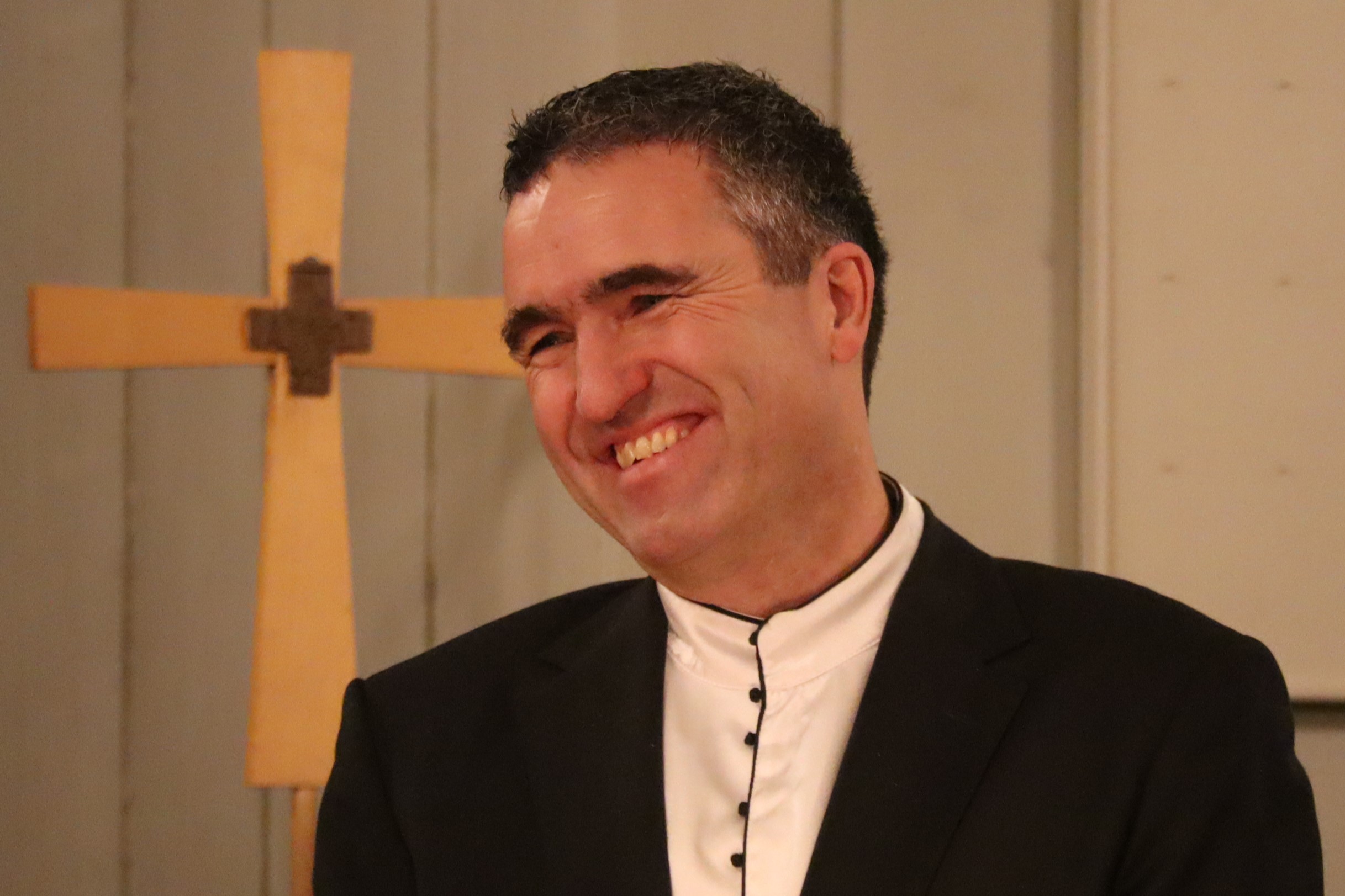 Operasanger Petter Simonsen storkoste seg i Eidskog kirke.