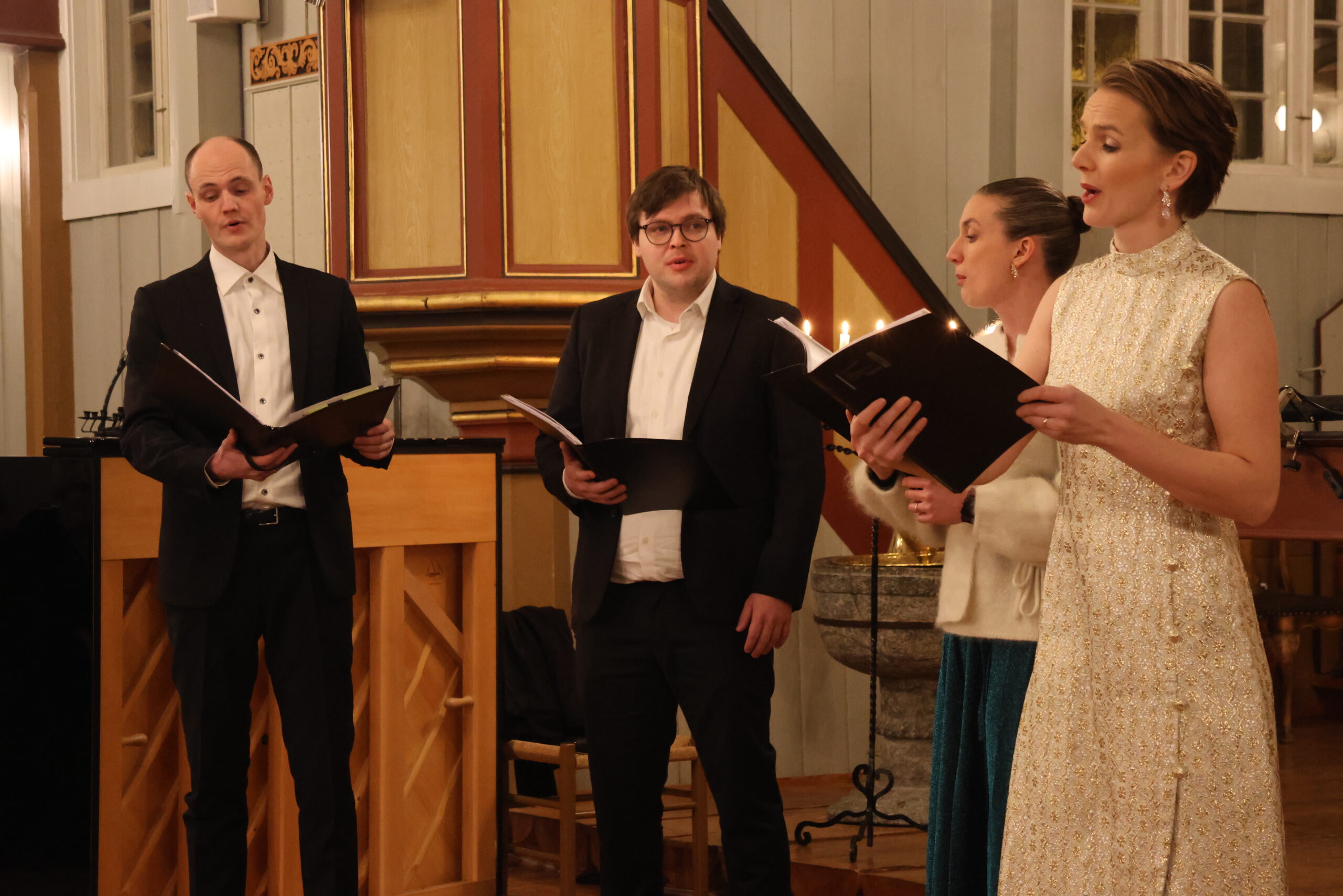 Trym Ramlo Ystad, Andreas Lorentsen, Berit Billingsø og Marianne Bye Granheim sang a capella.