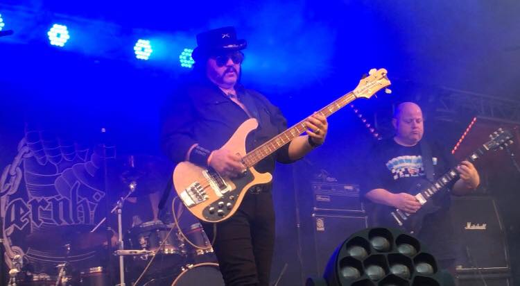 Coverbandet Jærnhand spiller Motorhead.