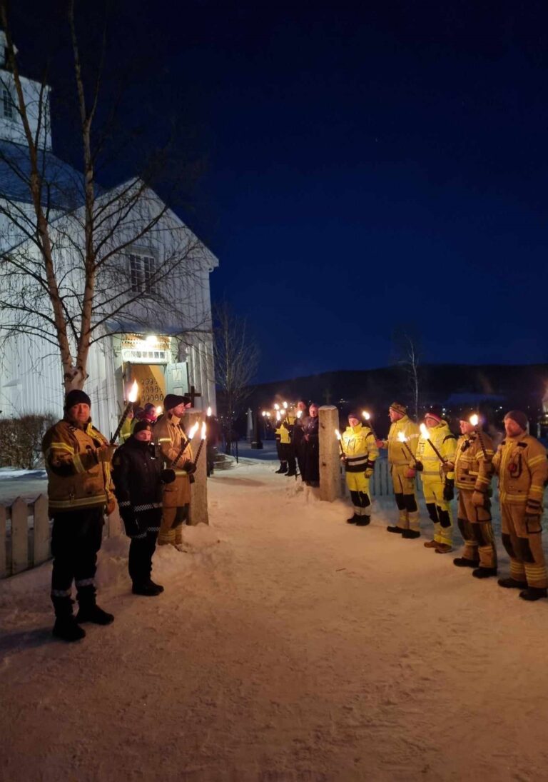 411 lys ble tent onsdag kveld i Tolga i forbindelse med en ulykkesmarkering over trafikkofre i Innlandet.