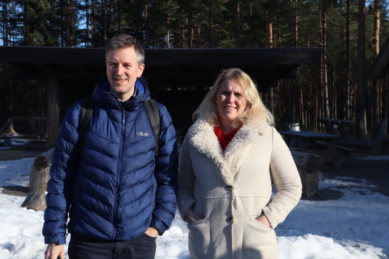 Kommunal- og distriktsminister Erling Sande (Sp) ble orientert om situasjonen til Eidskog kommune på Skotterud skole.