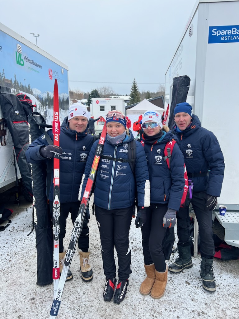 F.v. Trond Lillebekk, Dorthe Lillebekk, Synne Marie Lindkjølen Bergkvist og Sigurd Bergkvist i forbindelse med søndagens stafett.