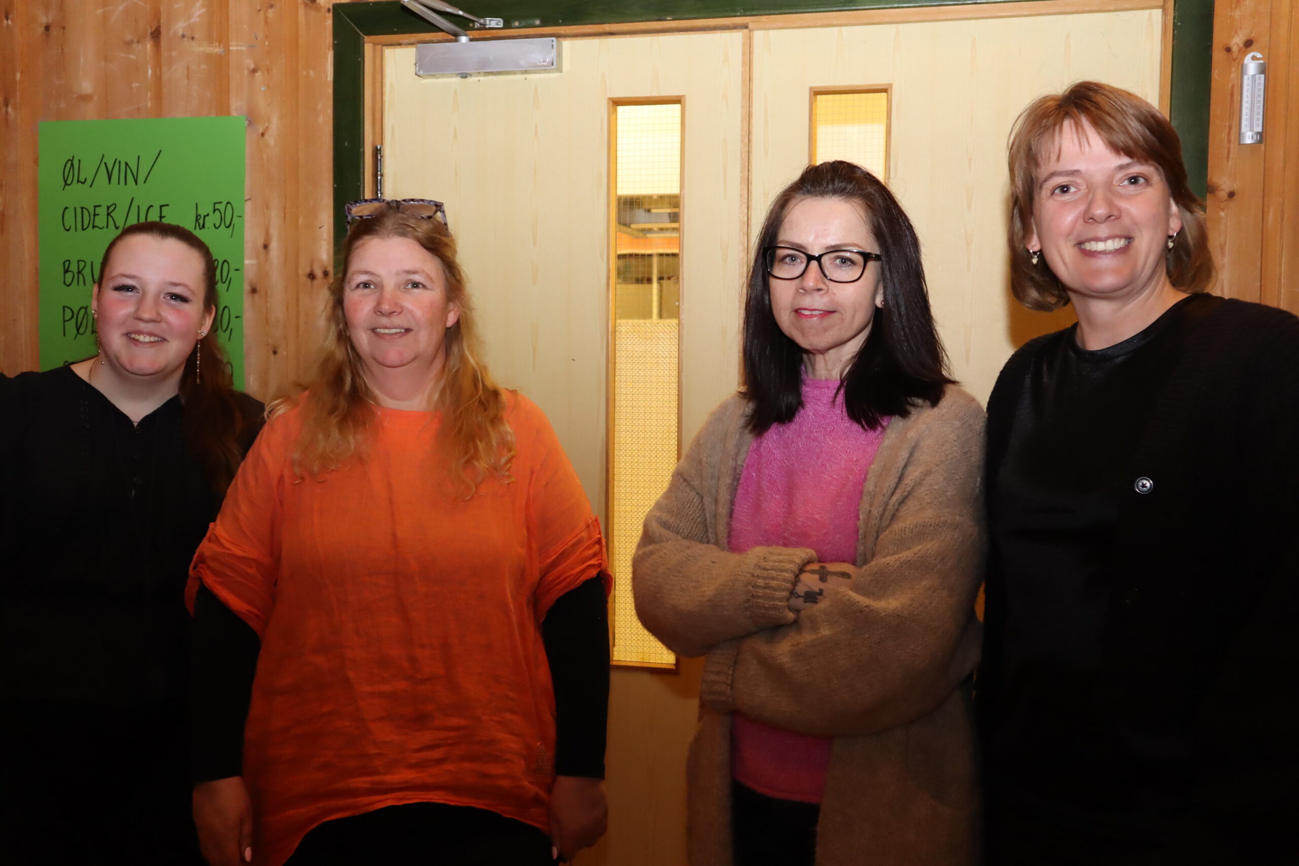 Etter å ha arrangert Pubquiz siden 2016 har Vestmarka velforening blitt godt kjent med hvordan opplegget skal gjøres. F.v. Tomasine Kisen, Nina Kisen, Inger Hilde Larsen og Solveig Hem Sørli.