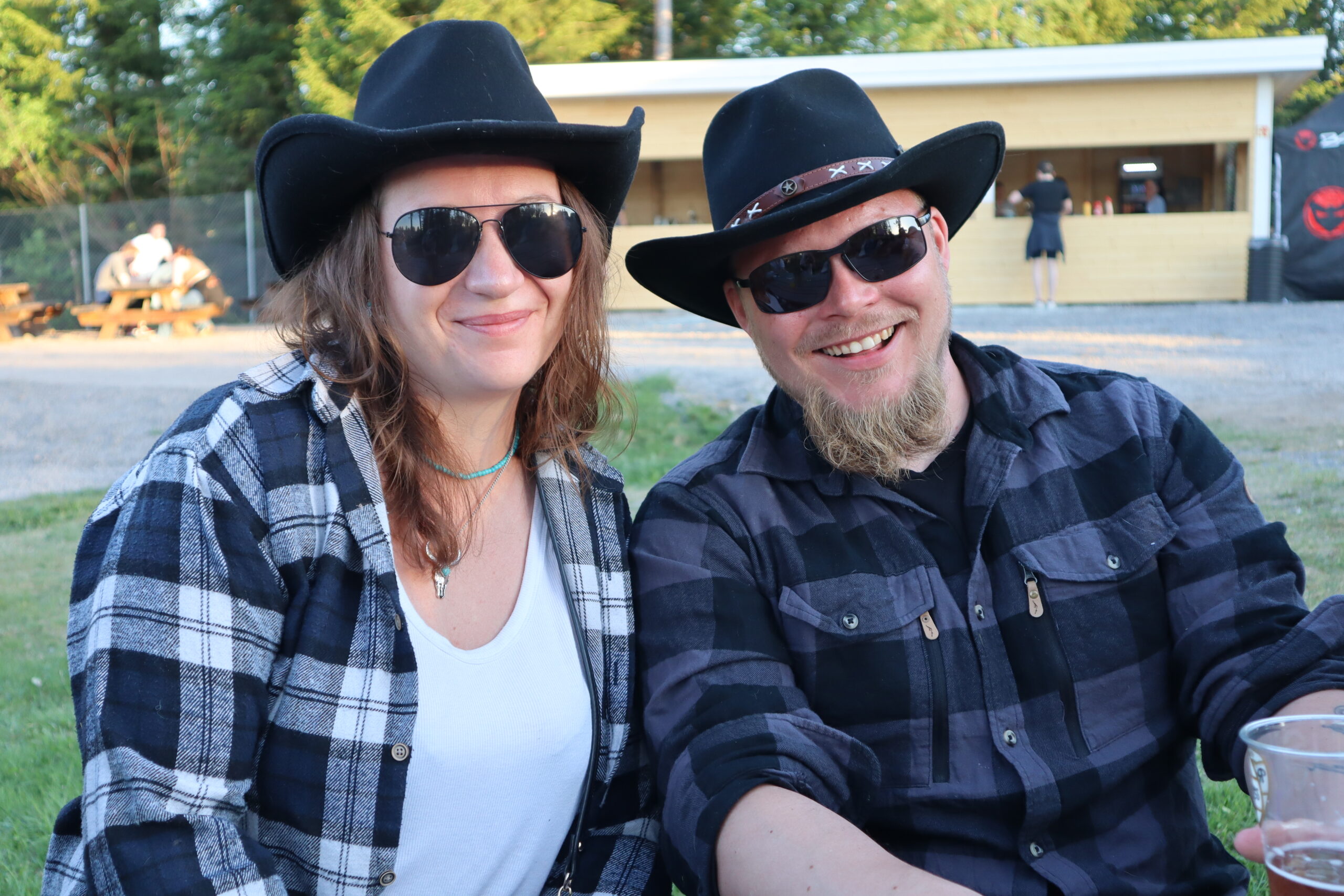 Karoline og Jim Havn hadde utdrikningslaget sitt her i fjor, og feirer ett års utdrikningslag og at de fortsatt er lykkelig gift.