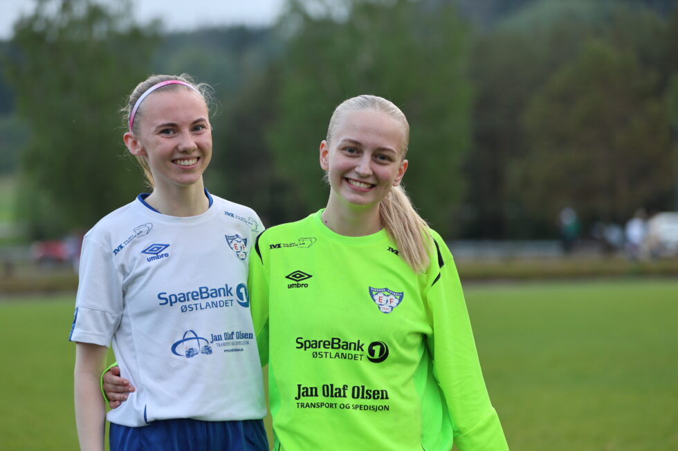 Emma Cecilie Fjeld (t.v.) sørget for to skåringer som gjorde at Eidskogs kvinner vant 2-0, mens Tuva Johnsen Taugbøl holdt Eidskog inne i kampen med noen viktige redninger.