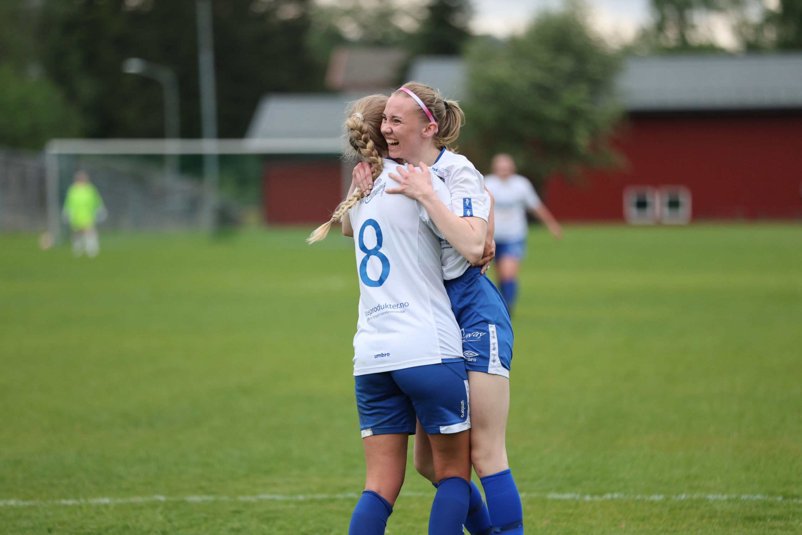 Jubelen var stor da Emma Cecilie Fjeld satt første mål for kampen.