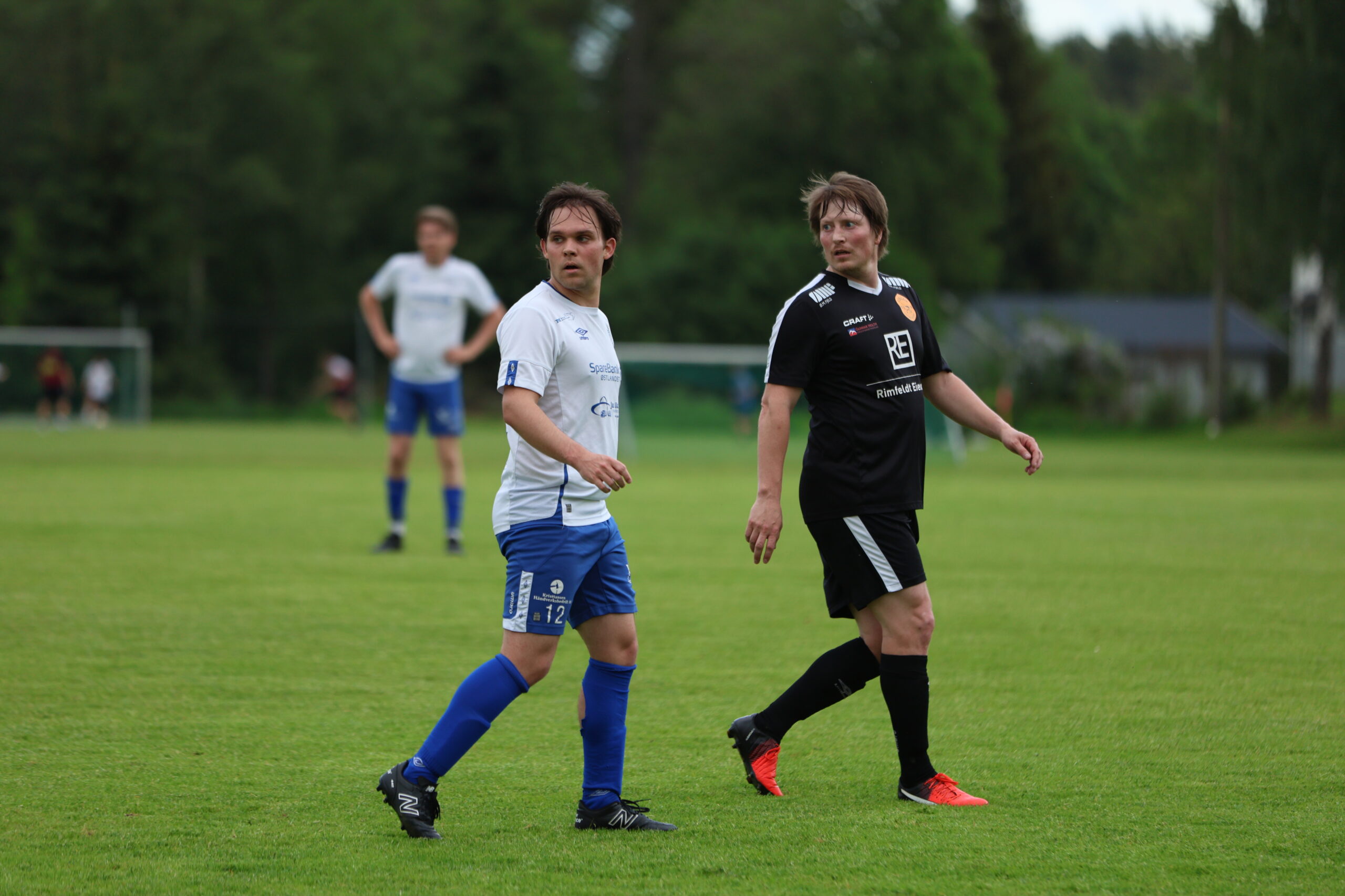 I år har Carl Haakon Hellberg Johansen vært spillende trener. Til neste år håper klubben på at de kan ha en som kun kan holde fokuset fra sidelinjen.
