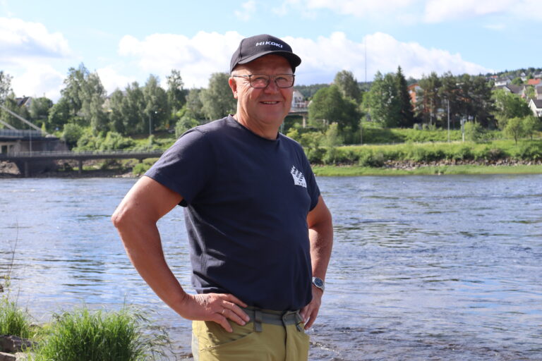 Vestmarka jeger og fiskeforening feirer at foreningen er 90 år, samtidig som forberedelsene er i gang til de skal arrangere NM i elgskyting neste år. – Vi har fått tildelt NM neste år, i samarbeid med Eidskog skytterlag. Det er litt stort for oss, så det blir jo spennende, sier Bjørn Huse, leder i Vestmarka jeger og fiskeforening.