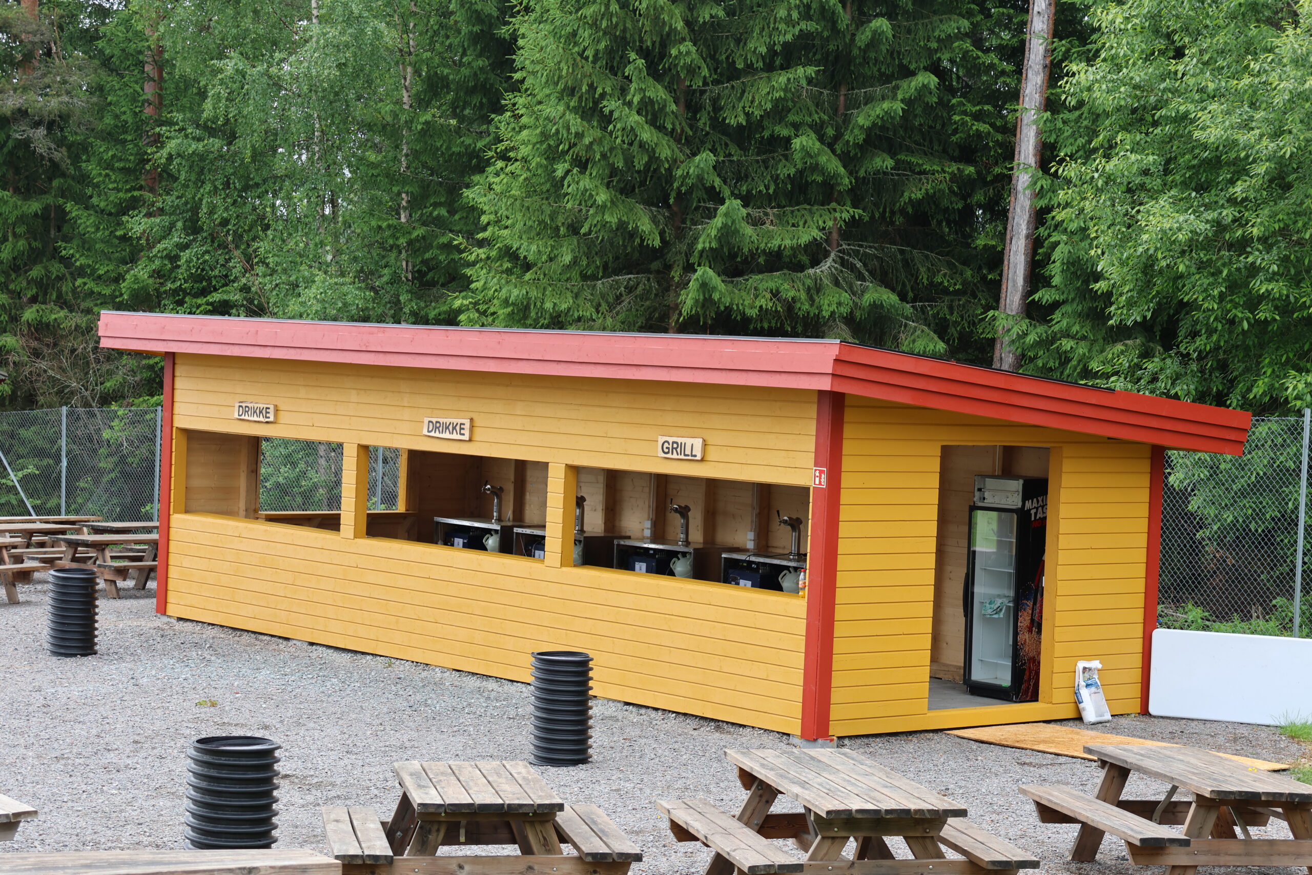 Den nye grillbua kommer også til å være i bruk og vil sørge for at tørste og sultne gjester får servering.
