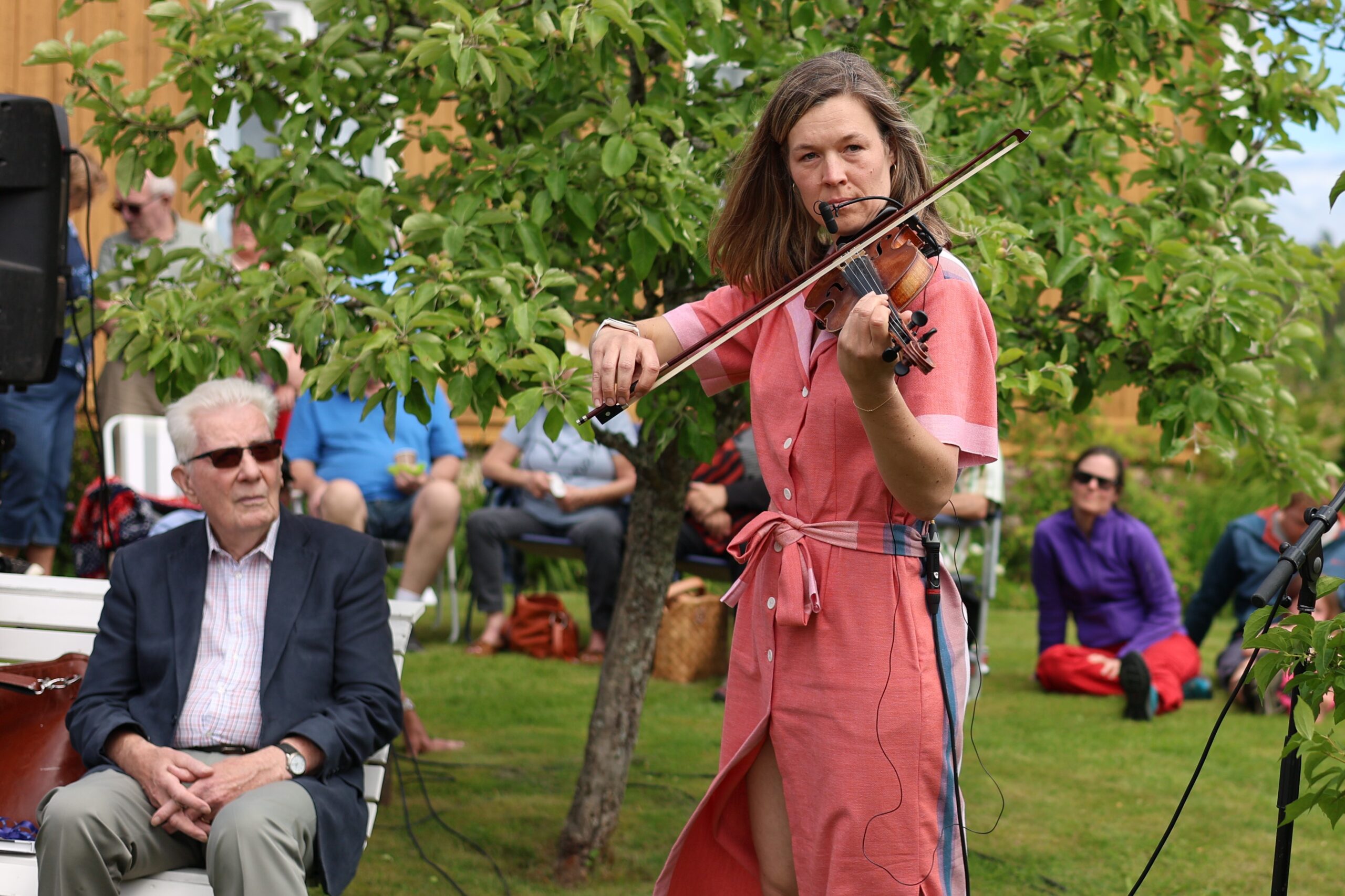 Maren Rambøl Ruud leverte musikalsk innslag til åpningen. Hun spilte blant annet brudemarsj fra Eidskog.
