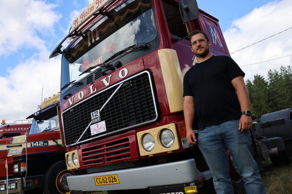 Nikolaj Holm Jensen (34) fra Vordingborg i Danmark har fått lastebilinteressen inn fra tidlig alder.