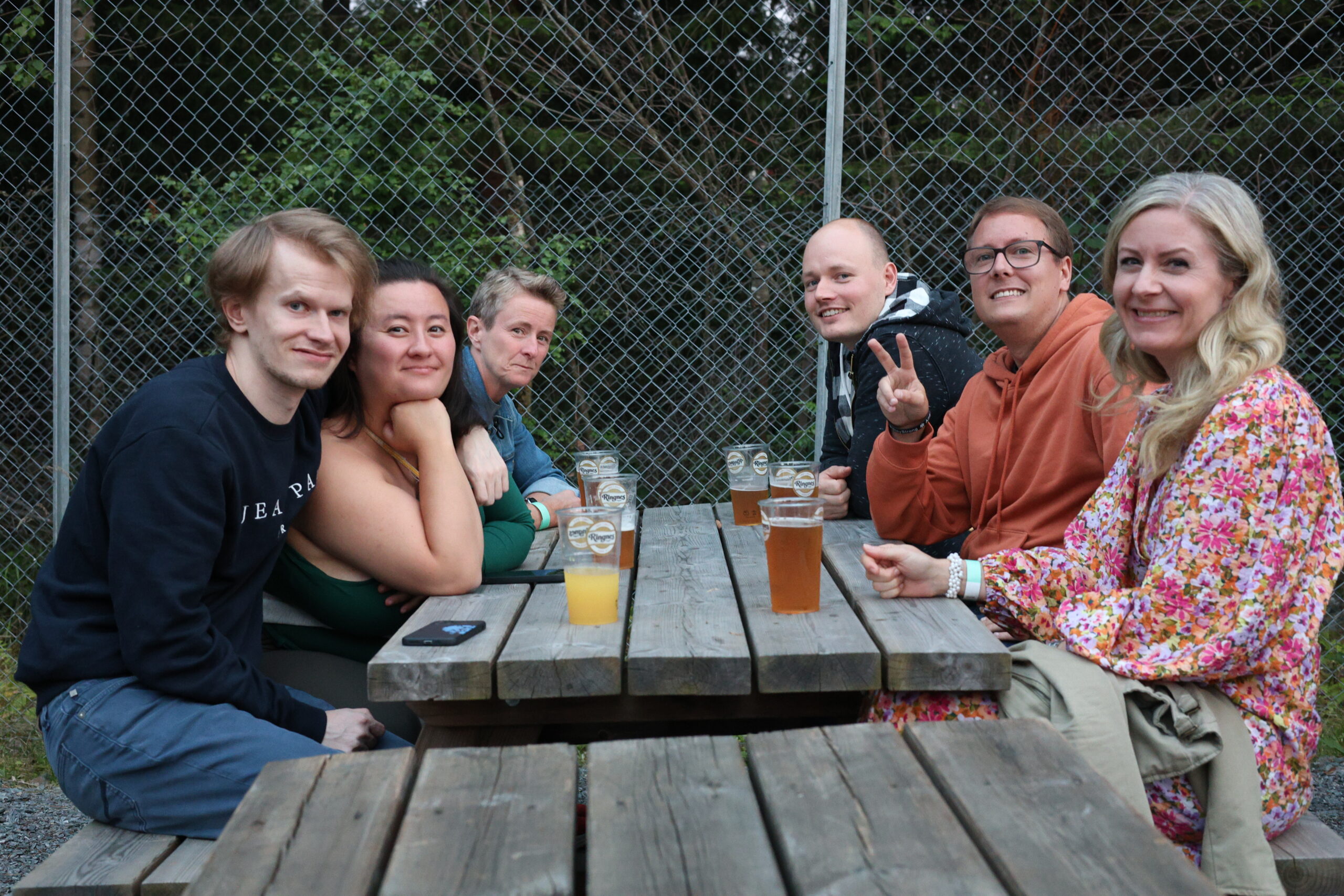 F.f.v. Eirik Steinnes, Kristin Karlstad, Elin Karlstad, Michael Pedersen, Alexander Næss og Ida Karlstad.