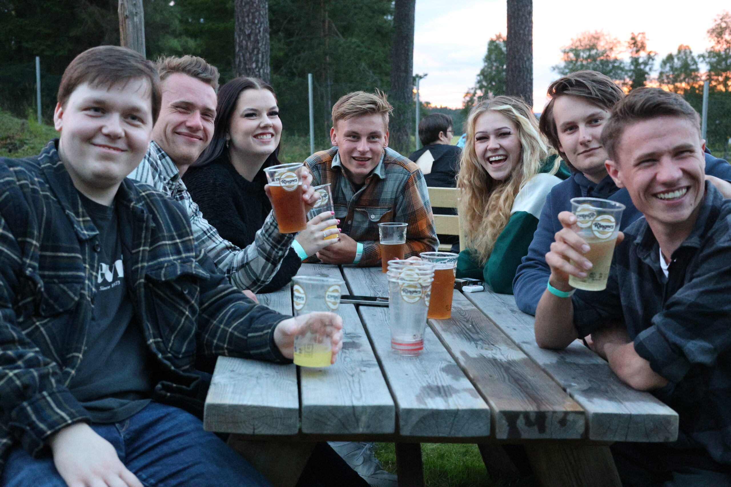 f.v. Philip Østby, Mikael Gjeddevann, Malin Lindberg, Anders Faldalen, Synne Eriksen-Wiker, Magnus Wiik og Erik Ness.