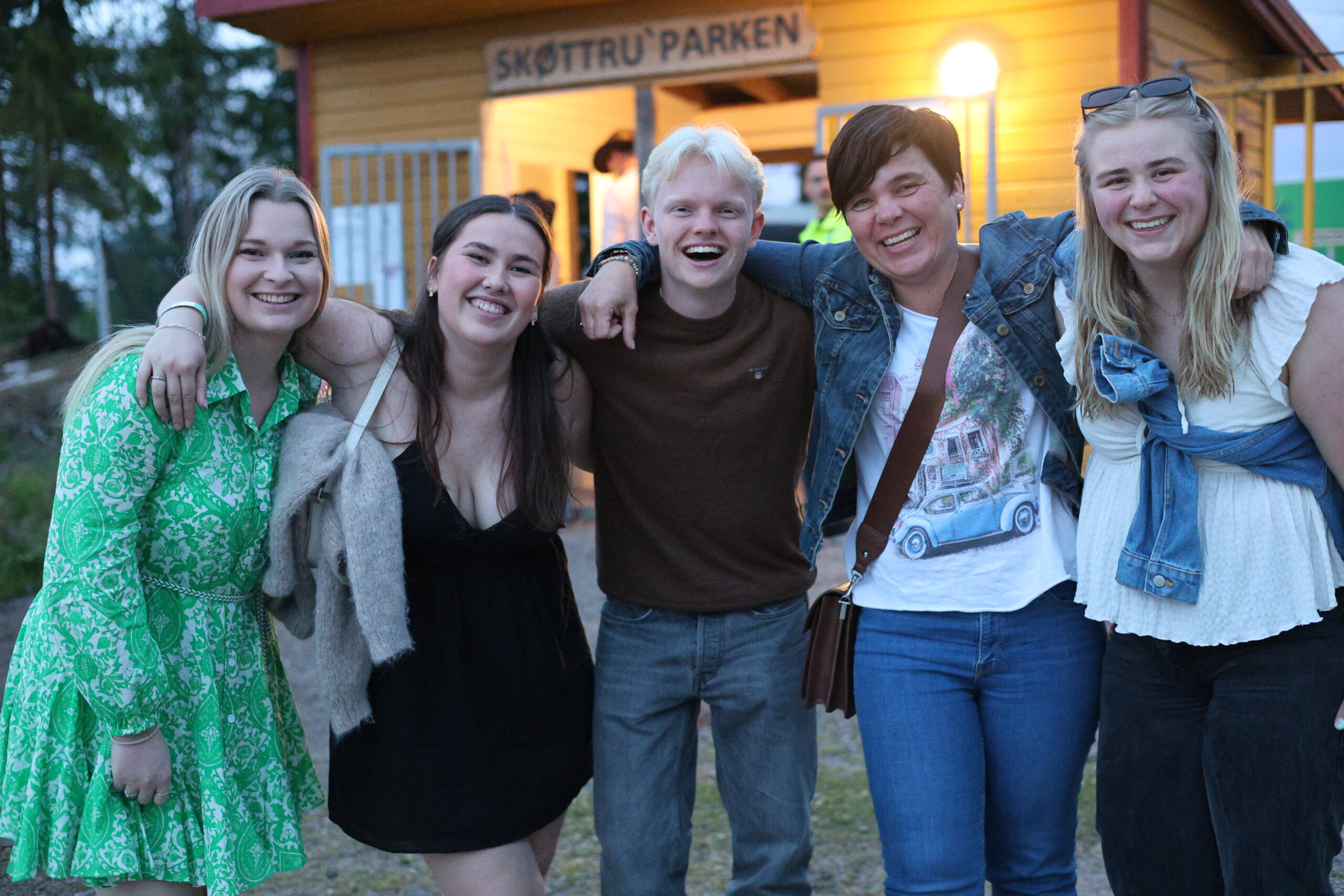 Hanna Westby, Ida Brandvold-Olsen, Oscar Richardson, Karianne Hauga og Elise Holthe.