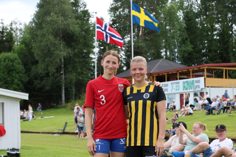 Emma Dalsjø og Julia Martinsson sto for totalt 5 av kampens 8 mål.