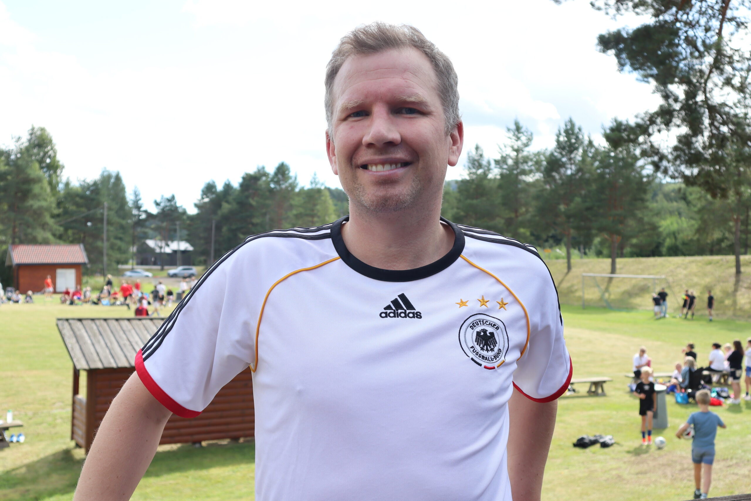 Bjørn-Toni Bakken har spilt en rekke grendeturneringer. Men det blir noe annet å lede Eidskog fotball i NM.