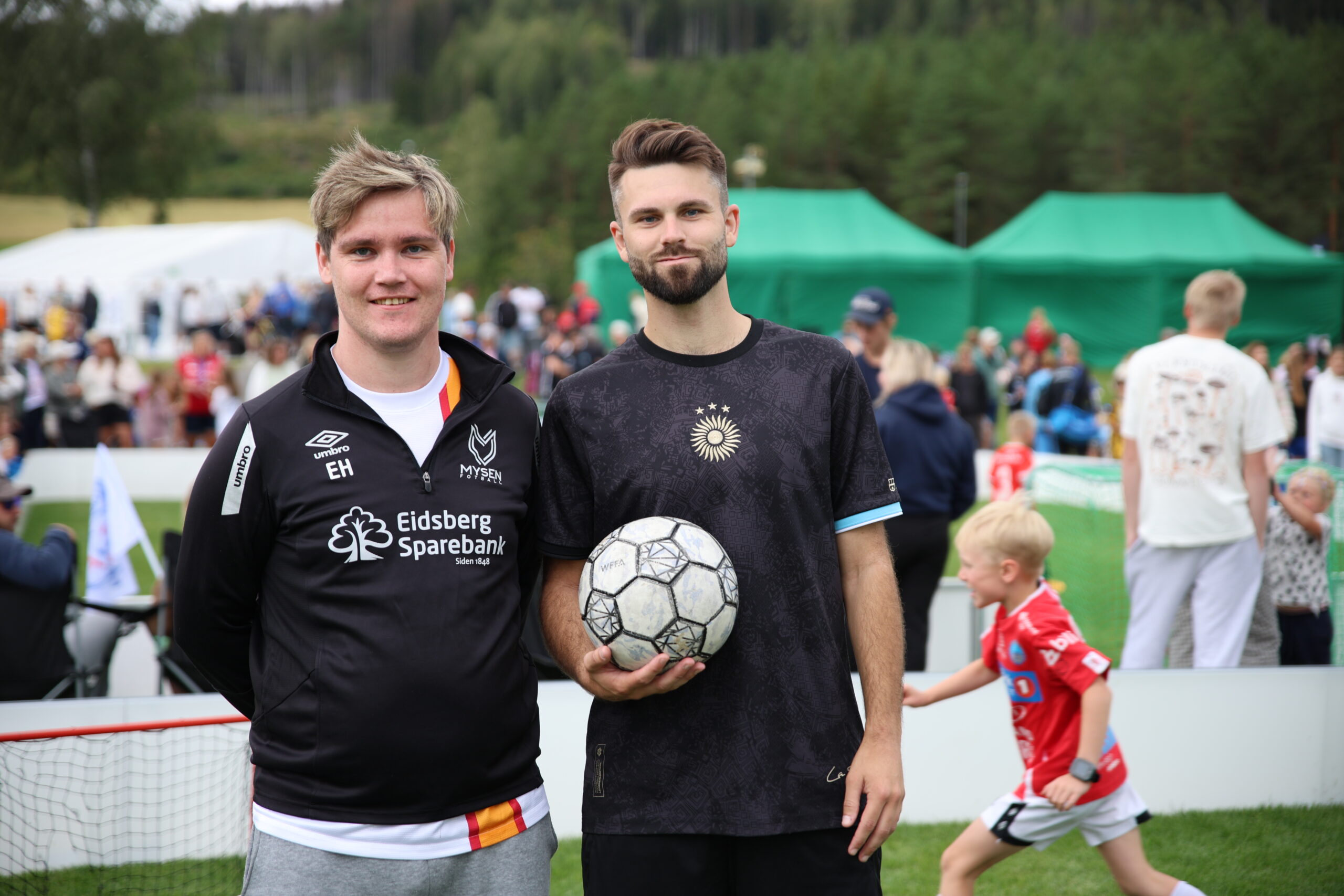 Christian Karlsen (t.h.) har med seg kameraten sin Espen til Matranc cup.