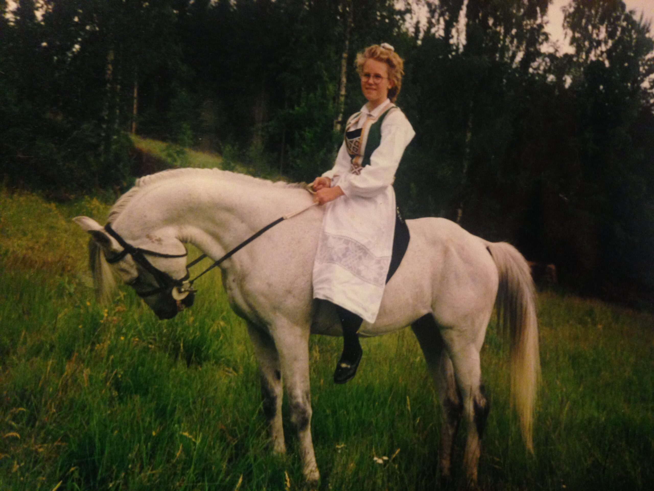 Som ung brukte Kamilla mye tid i stallen, og selv om hobbyen er gått tapt med årene har hun store håp om å starte opp igjen.