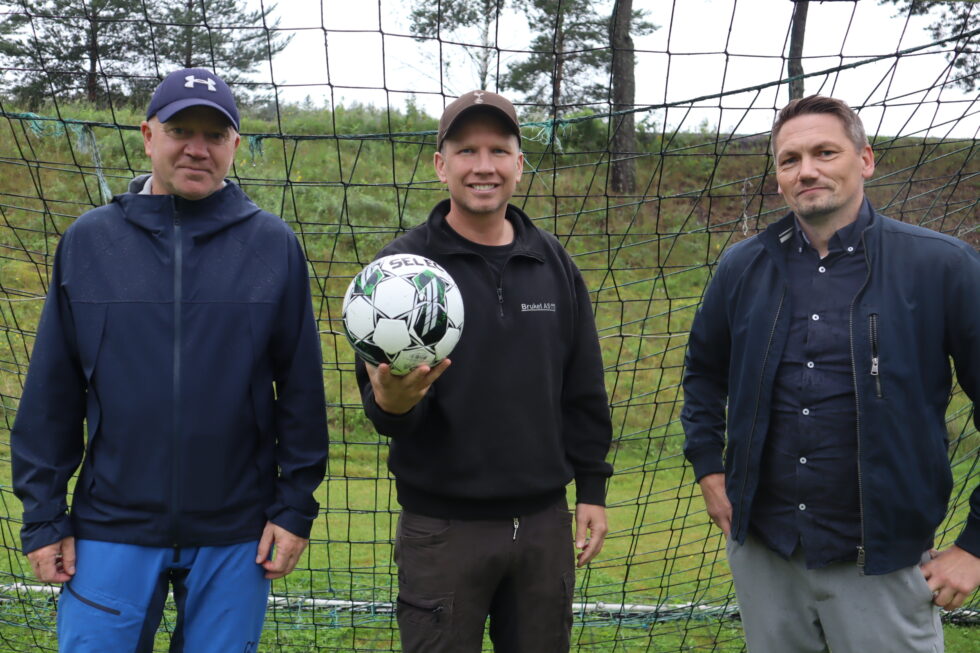 Hans Petter Bråthen (t.v.), Bjørn-Toni Bakken og Lars Erik Løvberget er blant arrangørene også i år. Marie Nygård er også med i arrangørgruppa, men var ikke med når bildet ble tatt i fjor.