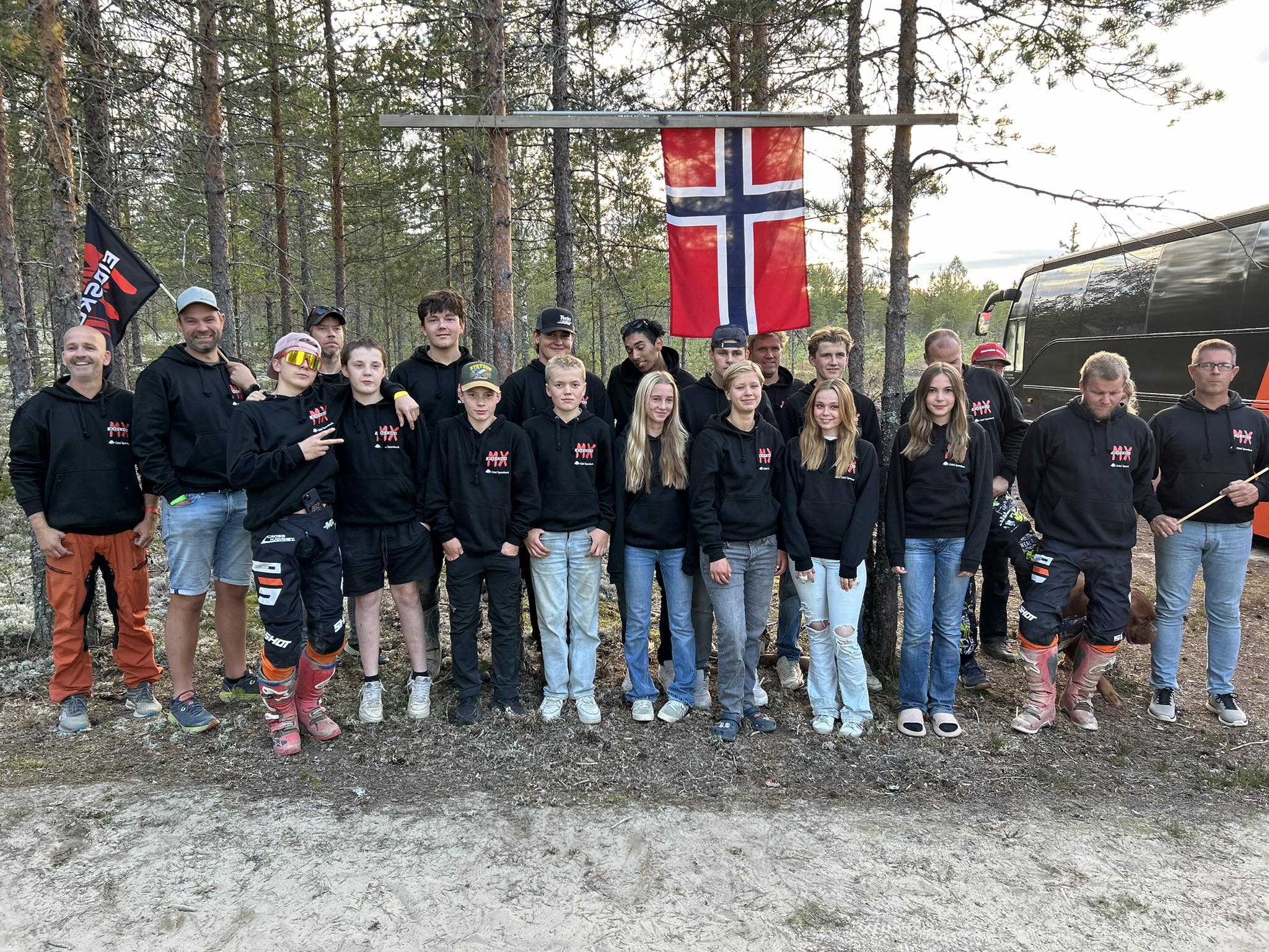 Eidskog MX stilte opp med mange førere til årets lag-NM. – Vi har hatt med hele spekteret av alder med til Elverum, sier lederen.