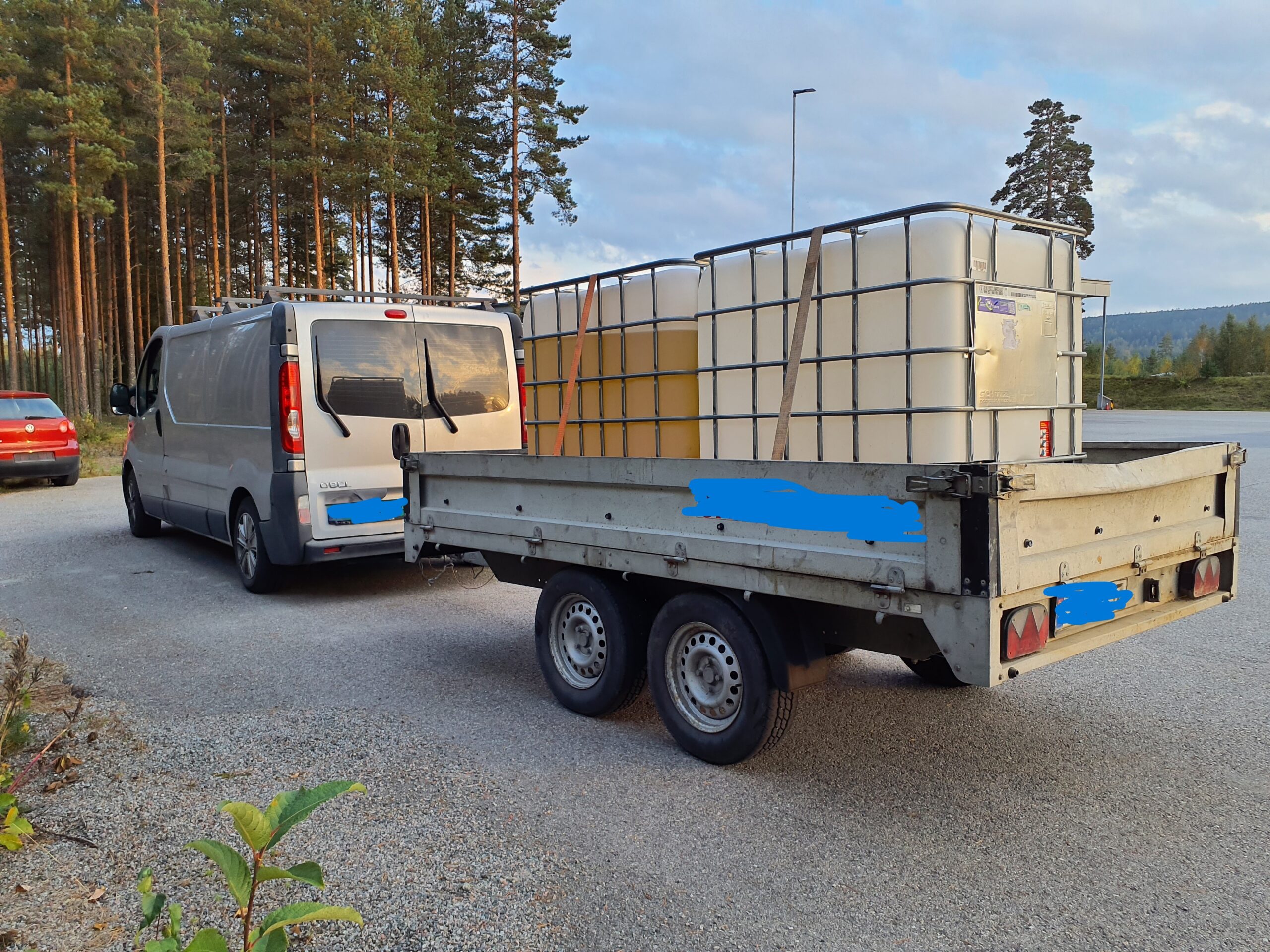 Dieselen som var hentet i Sverige og lastet på tilhenger ble beslaglagt av tollvesenet. Sjåføren ble anmeldt for brudd på ADR bestemmelser og fikk også gebyr for manglende dokumentasjon.