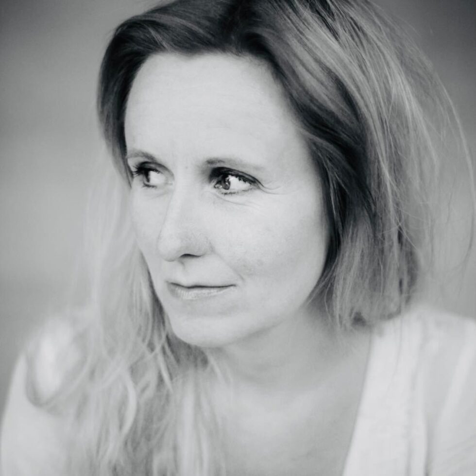Lisa Bonnar Stjernø er aktuell med albumet "Mellom liv og drøm".