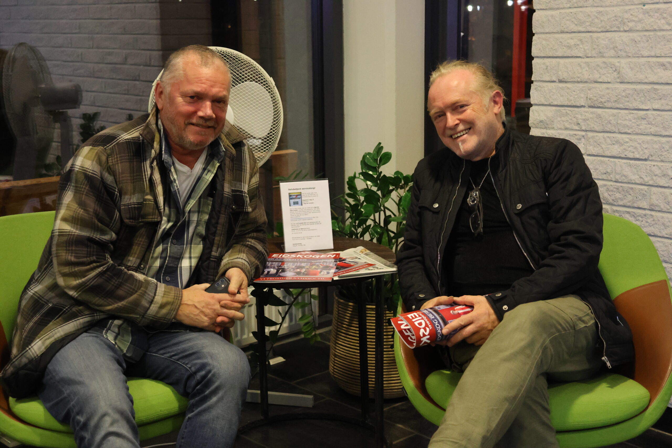 Dagfinn Gressberg skal spille med "Gamlelandet" når det arrangeres Kulturpub på Fjeld grendehus, mens Steve Andersson skal opptre for beboere og ansatte på de tre helsetunene på Skotterud.