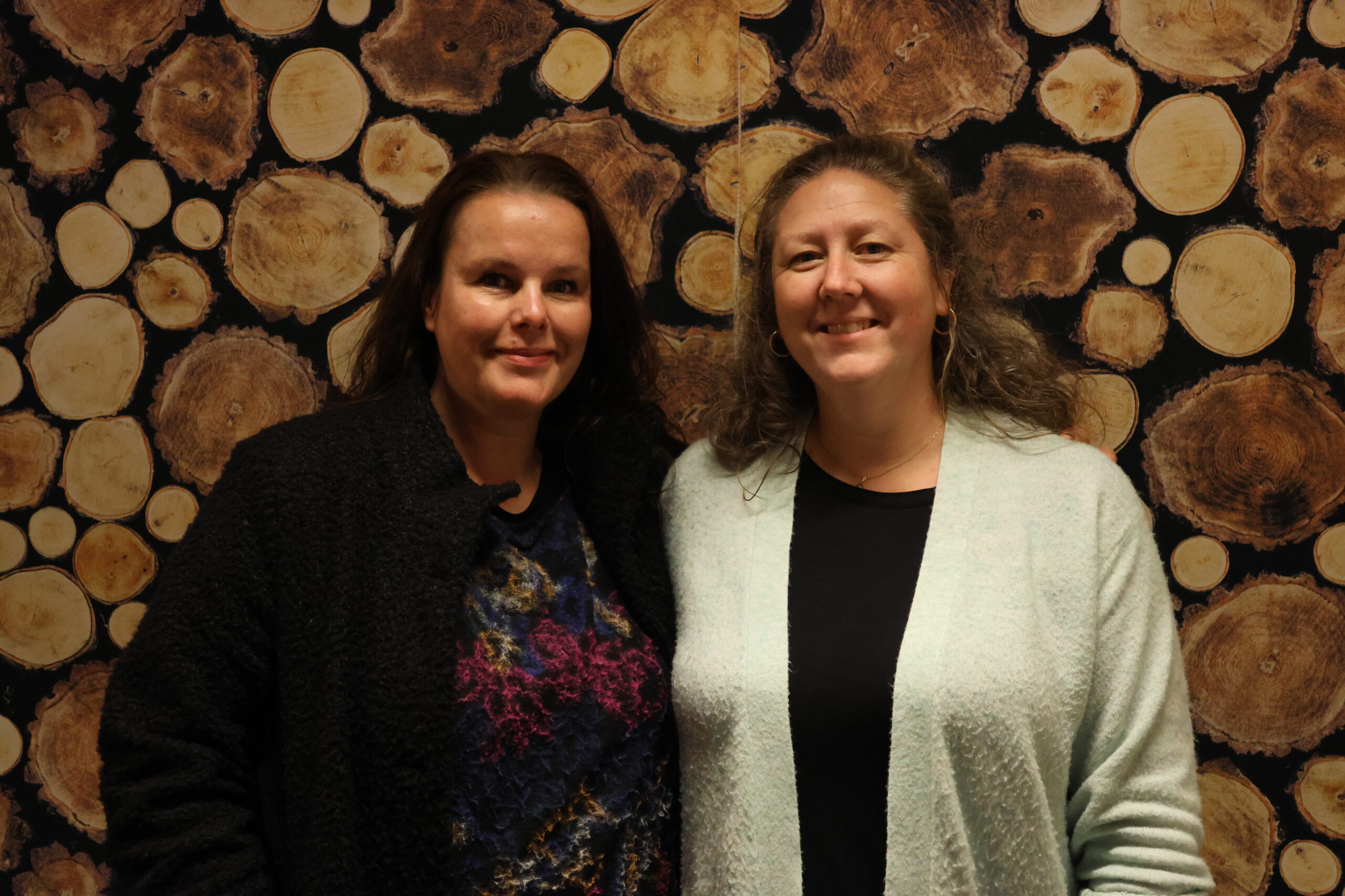 Birgit Brinck og Maria Nilsson-Snedsböl vil stå for den musikalske underholdningen i Eidskog rådhus 8. mai.