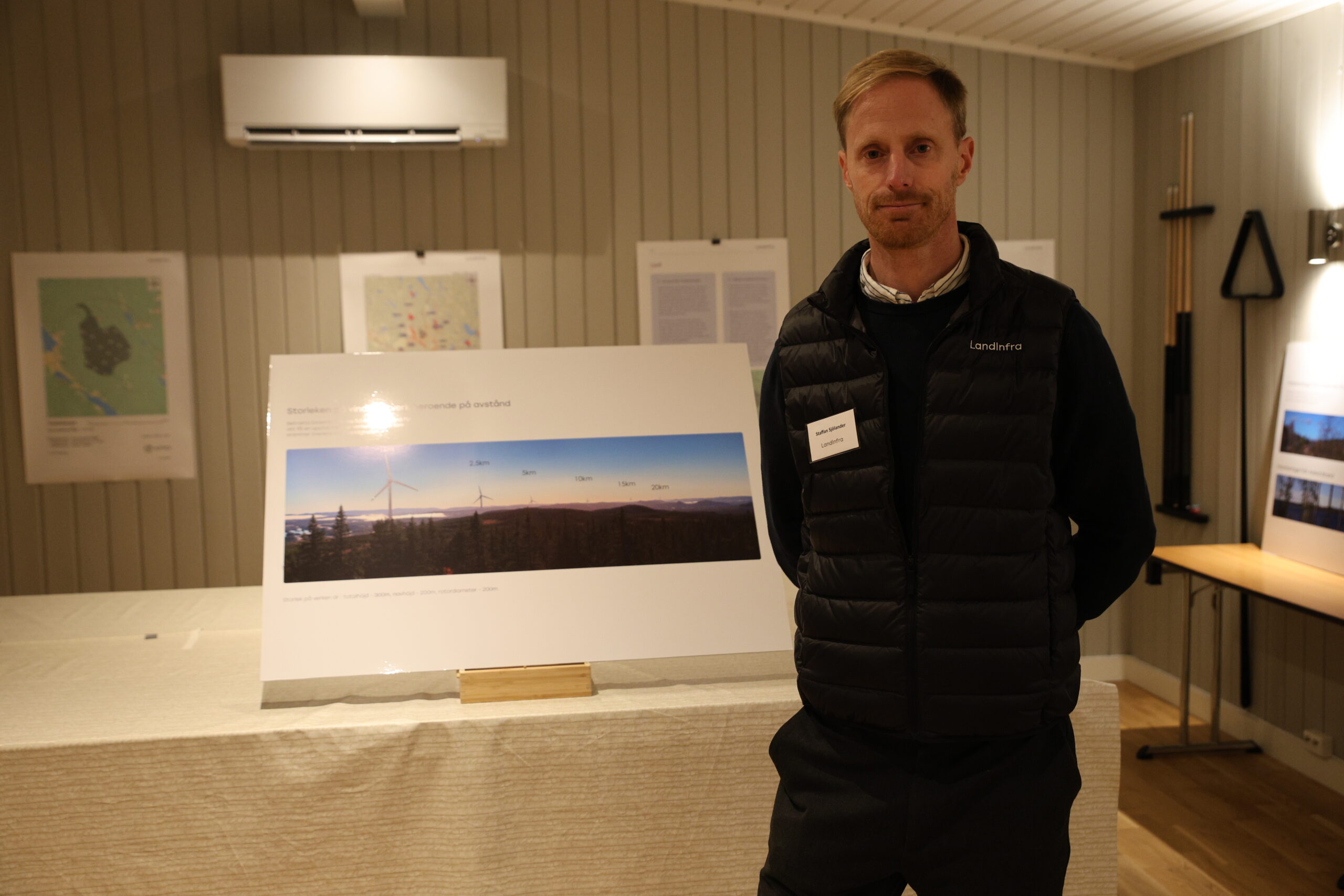 – Det er kanskje litt mer organisert motstand i Norge enn det er i Sverige. Ellers er det relativt vanlig at de som bor nærmest står mest i mot en slik utbygging, fortalte prosjektleder i Landinfra, Staffan Sjölander.