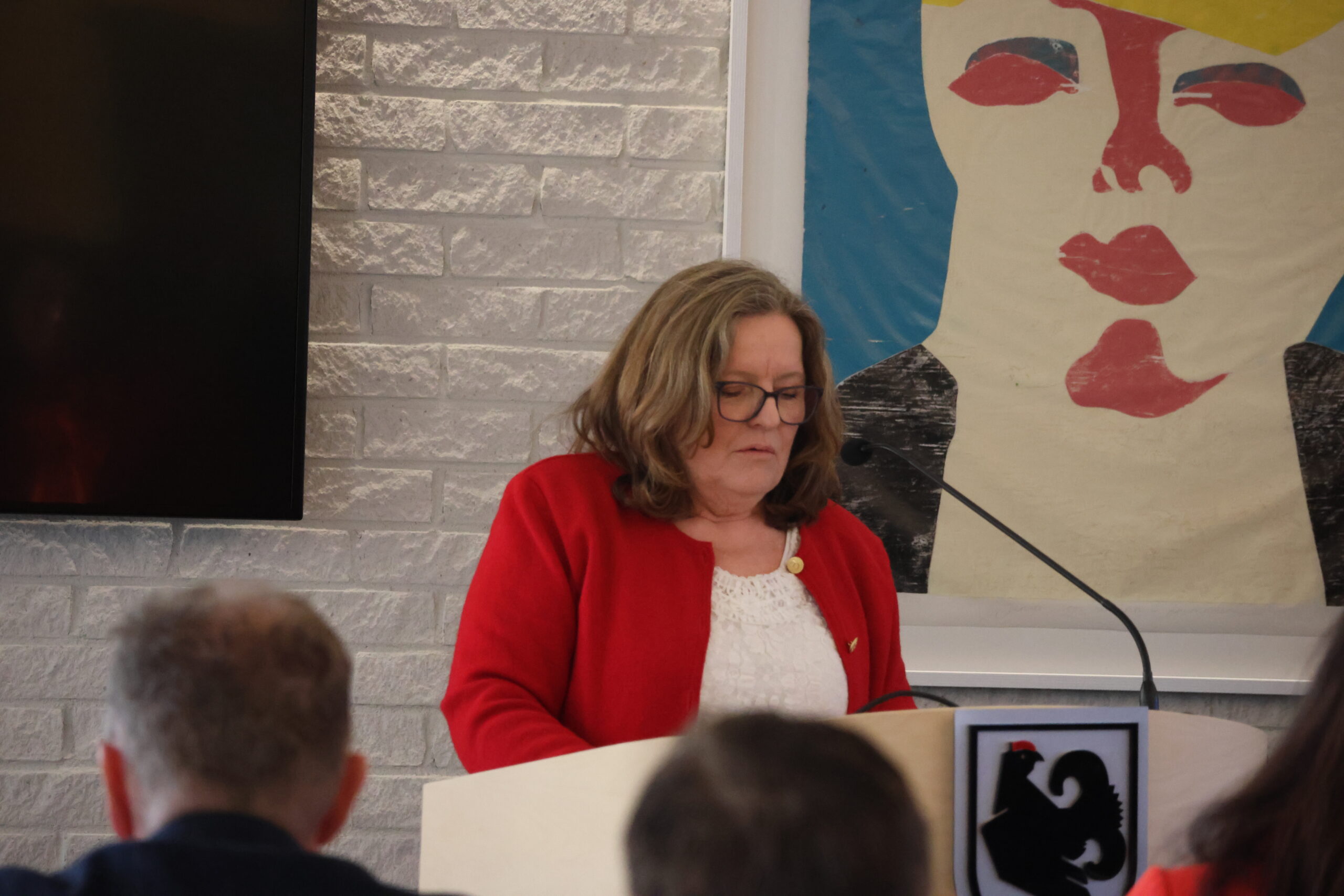 Senterpartiets gruppeleder Astrid Bergersen, mente det var viktig at kommunen hadde hendene på rattet i den videre utviklingen av tomta.