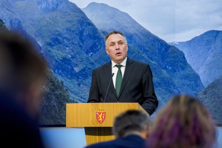 Klima- og miljøminister Tore O. Sandvik kunne fredag melde at regjeringen freder 22 nye skogområder i ni fylker. Et av områdene som nå blir naturreservat ligger i Eidskog.