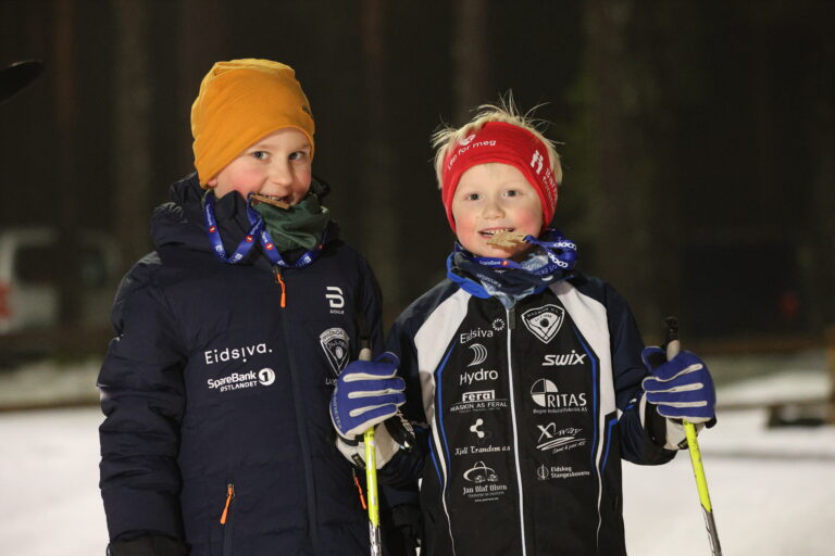 Magnoringene Martinus Rudberg og Wilmer Snipen Bråten var ikke ferdig for dagen etter at de hadde gått barnas mini-vm.
