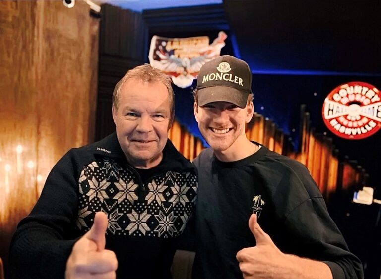 Trond Erik Grundt og Philip Haga Nilsson gir nytt liv til «Vår lille paviljong» .