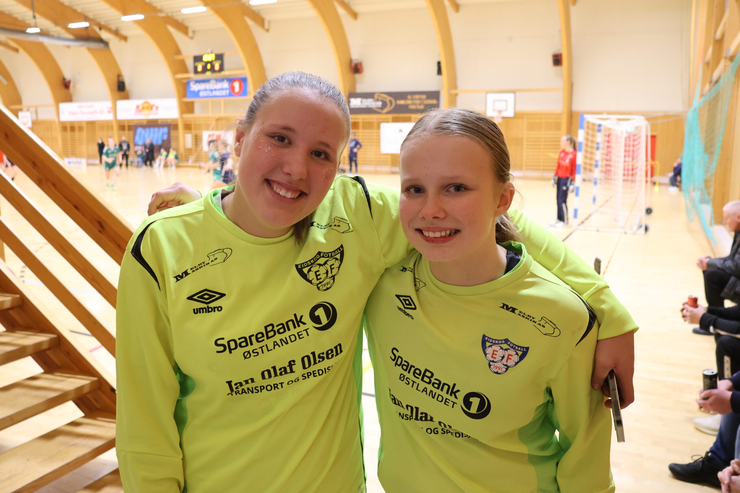 Eidskog-spillerne Fredrikke Johansen og Lene Næss gleder seg til å spille i Dana Cup til sommeren.
