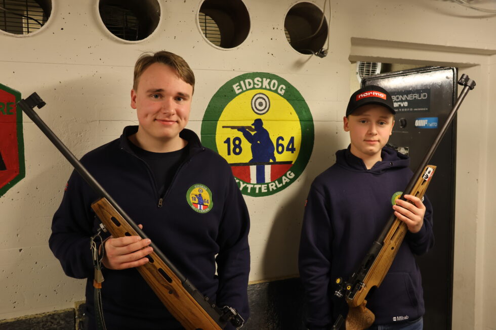 Trygve (f.v.) og Karsten Kolstad Andreassen leverke gode resultater i hver sin klasse på Landsskytterstevnet forrige helg.