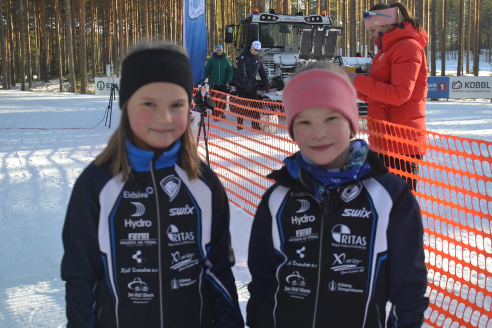 Magnor-løperne Thea Storeskar Holien-og-Siren Elida Lindkjlen Bergkvist var fornøyd med innsatsen under rennet på Liermoen.