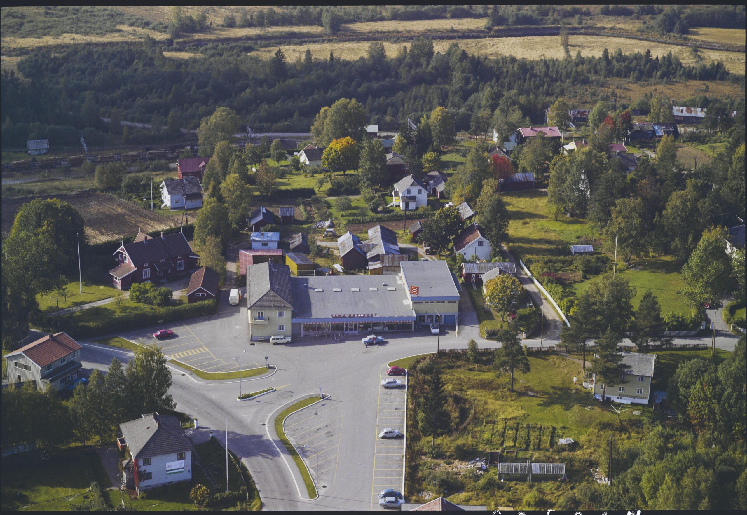 Et flyfoto tatt i 1970 viser bygget med dagens utforming.