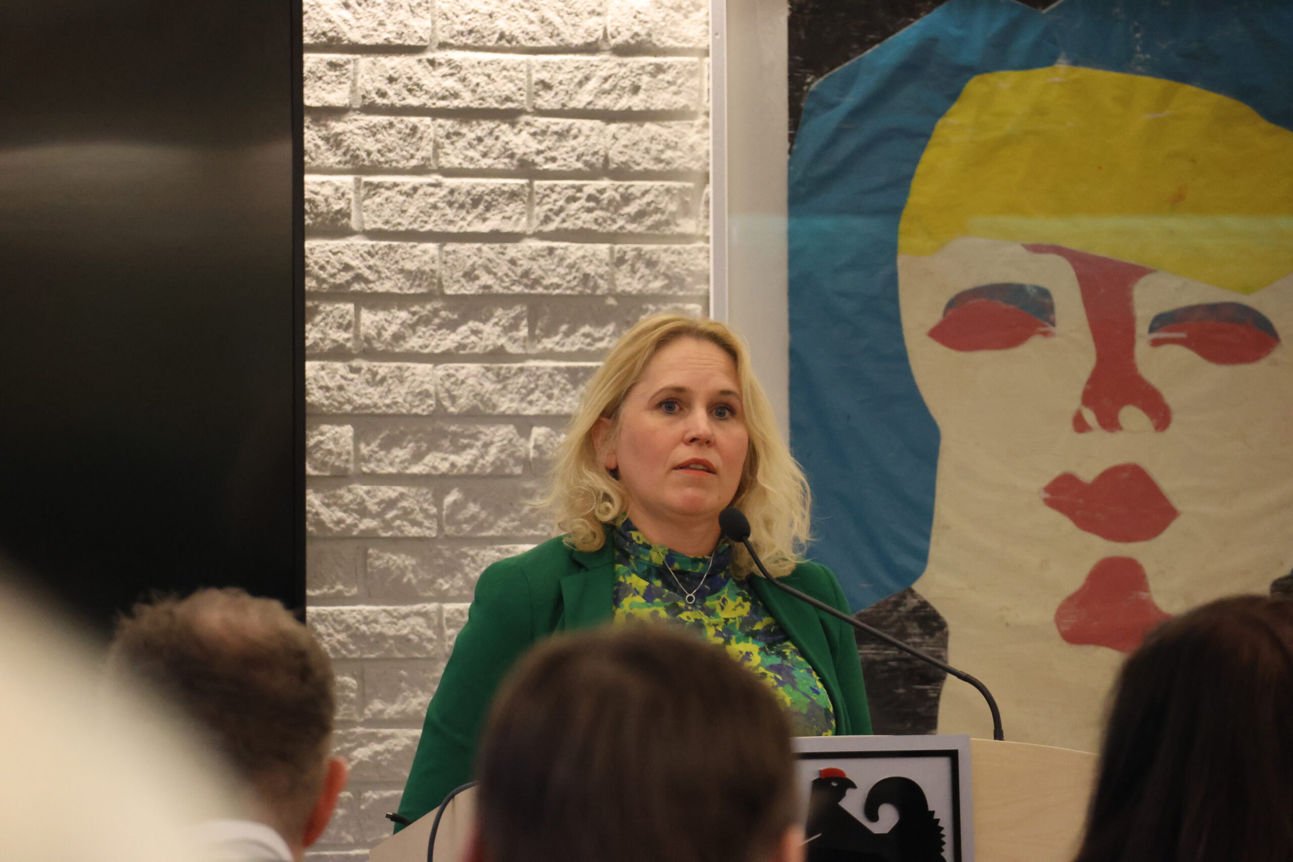 Ordfører Kamilla Thue viste til debatten rundt den felles energistrategien i media og sosiale medier.
