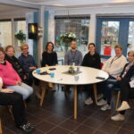 F.v. Anne Kari Furuseth, Anne Lise Sandbakken, TorunnFløiten, Evy Anne Vestli Heggen, Linn Askerud, Eric Anthony Kaberg Utgården, Anita C. Hennøen, Anita Johansen, Åste Østgård og Else Mette Bjørndalen ved helse og livsmestring i Eidskog kommune ønsker seg flere søkere til sommervikar-stillingene i kommunen.