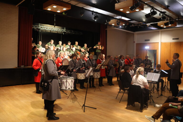 Scenen i Eidskog rådhus var full av musikere fra Kongsvinger og Eidskog tirsdag kveld.