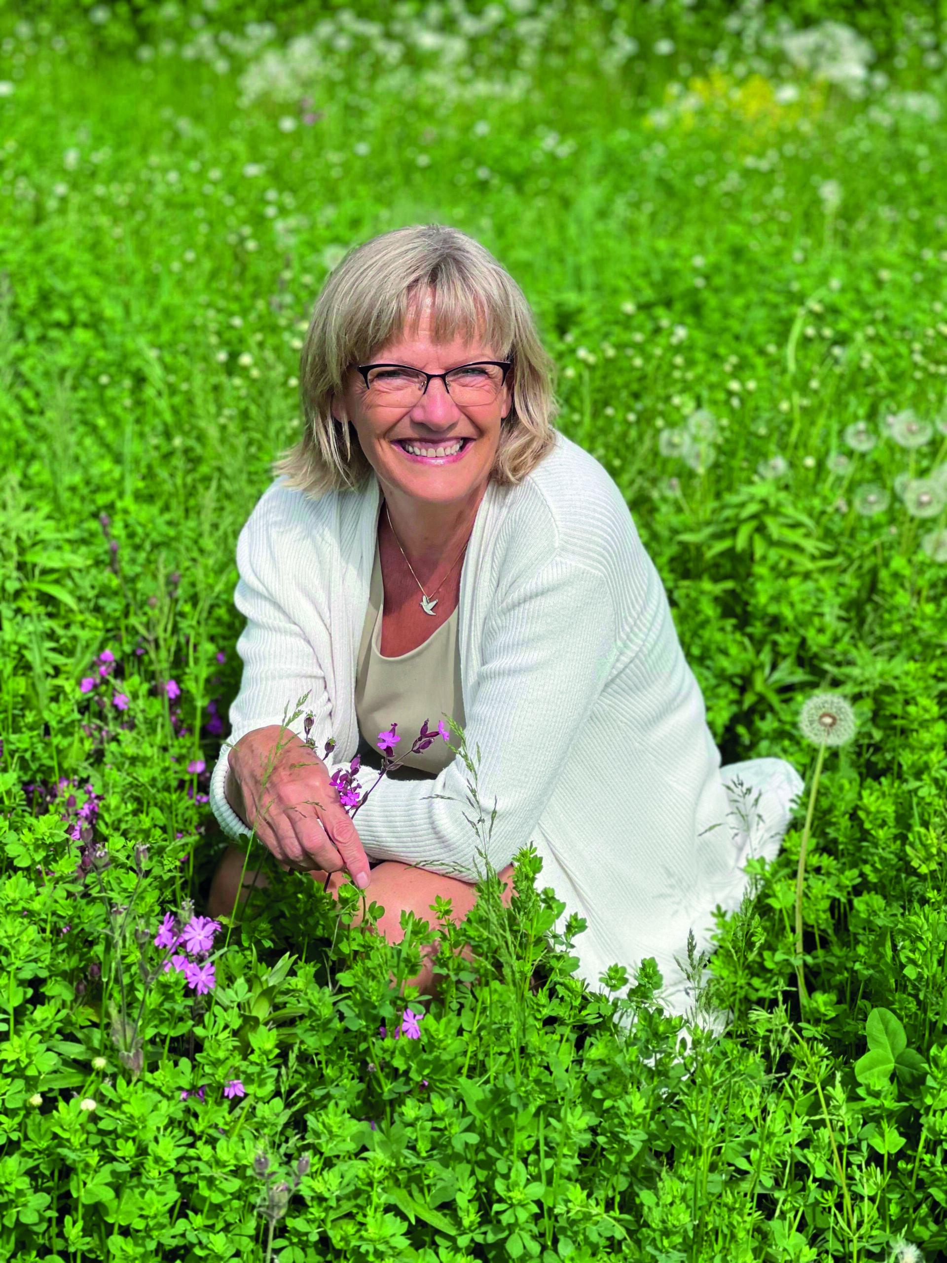 Karin Andersen, opprinnelig fra Kongsvinger, skal kåsere på årets Junikveld. Andersen er tidligere stortingsrepresentant for SV. Som politiker er hun særlig kjent for sitt engasjement for fattigdomsbekjempelse og inkludering av ulike grupper i samfunnet.